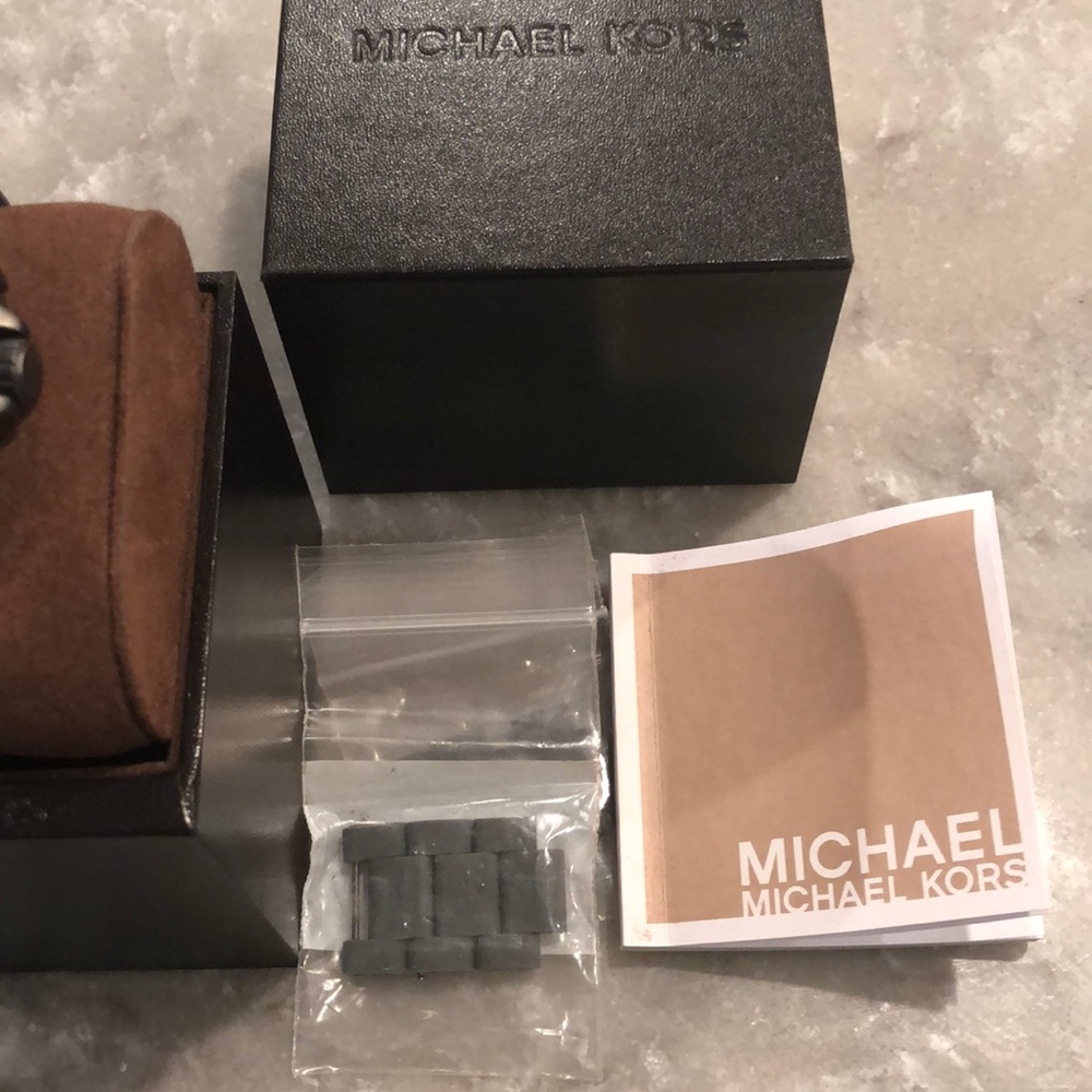 Michael Kors Chronographic Stainless Steel watch - Picture 6 of 6